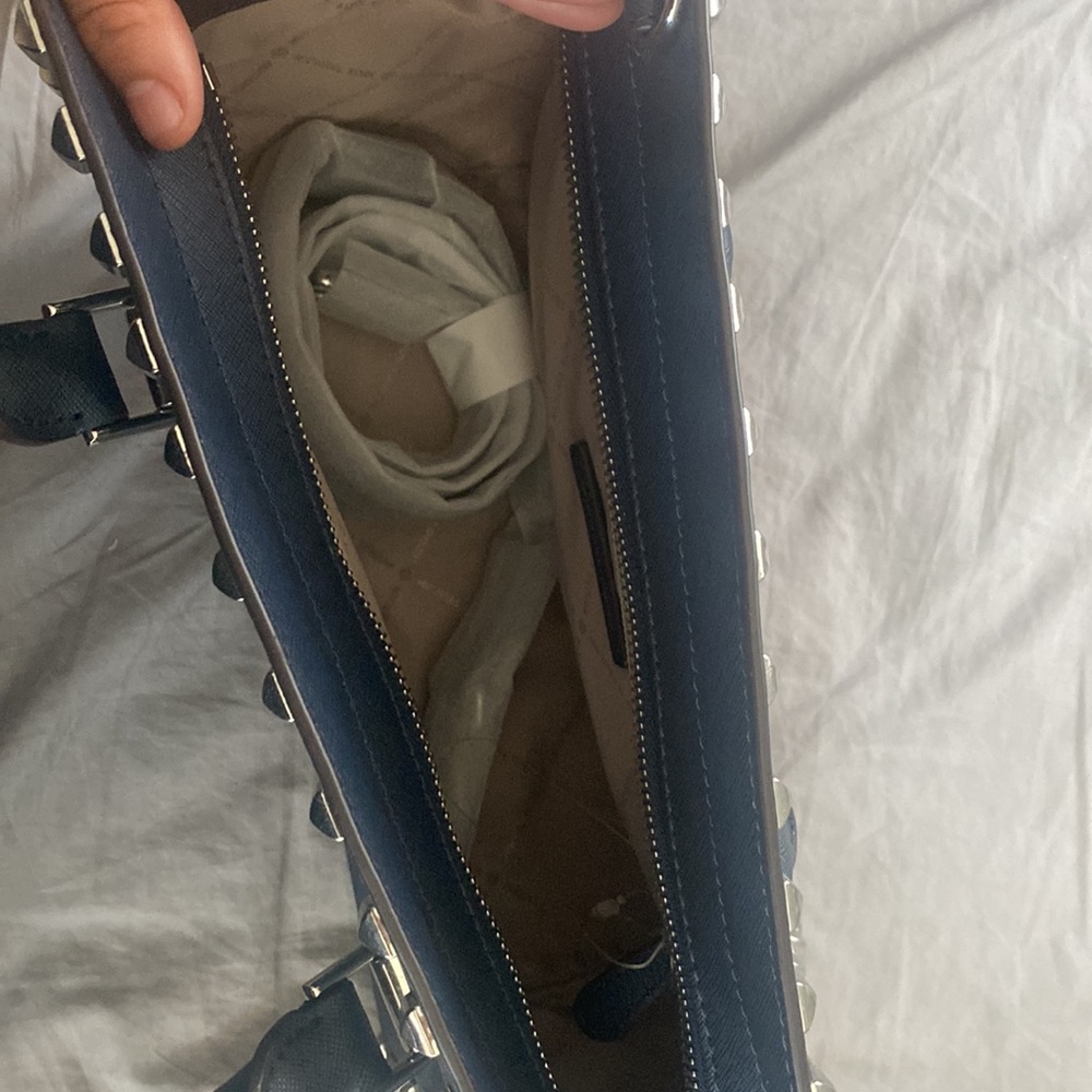 Purse - Picture 2 of 3